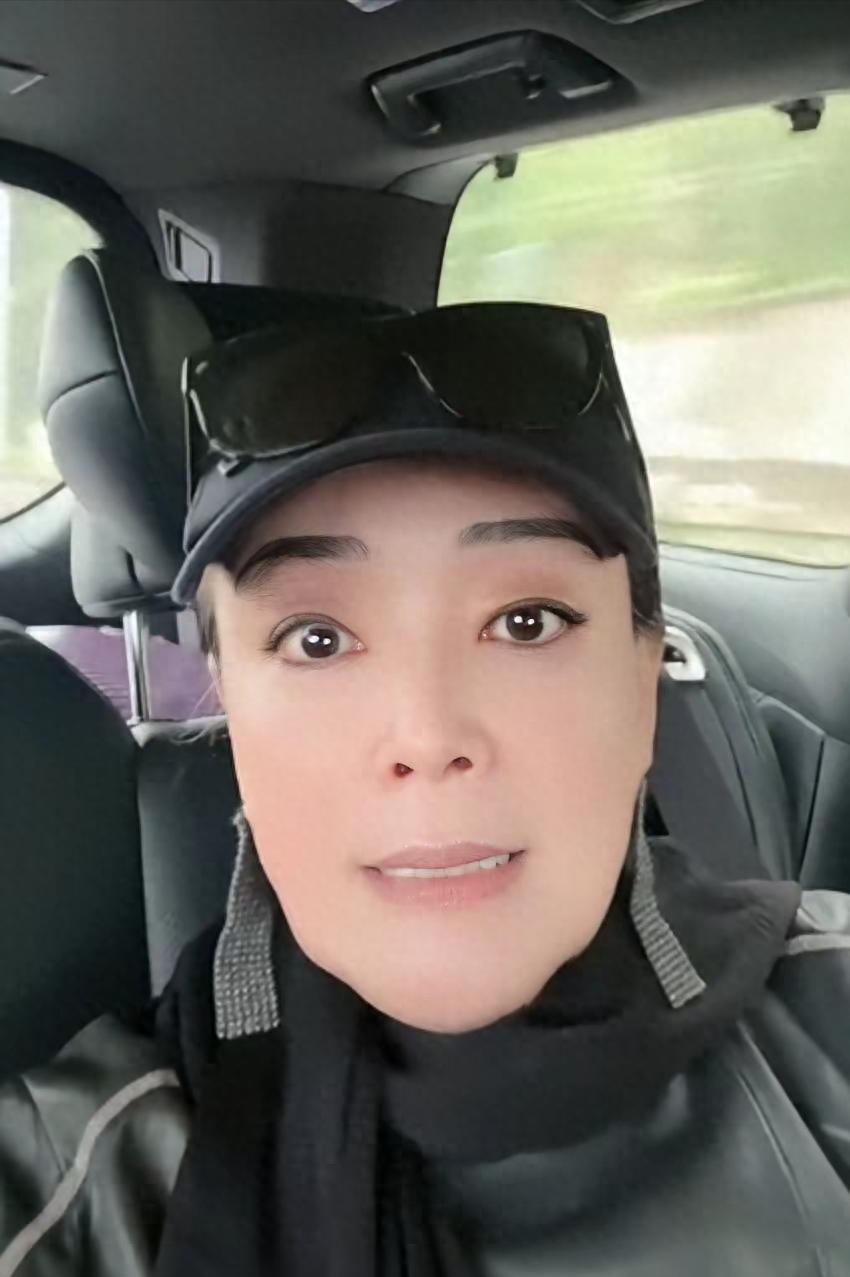 九游会J9官网-母子俩又杠上了！张兰生气离台不受儿子待见，吐槽汪大爷不管小菲